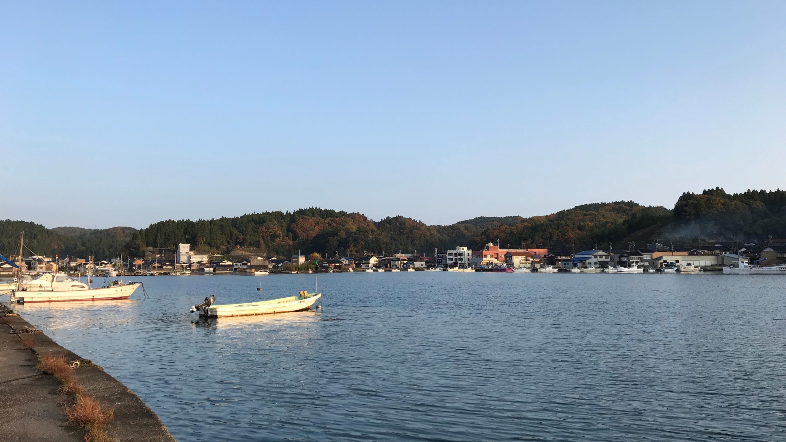能登町　宇出津港