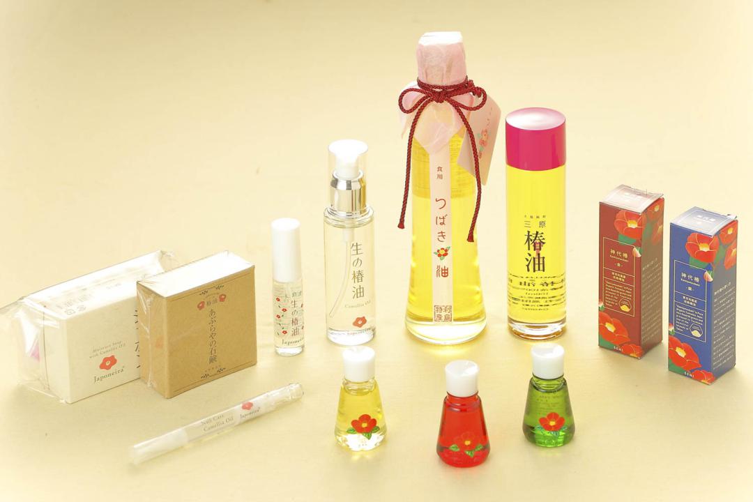 伊豆七島の椿油