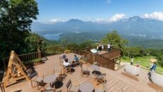 斑尾の野尻湖テラス