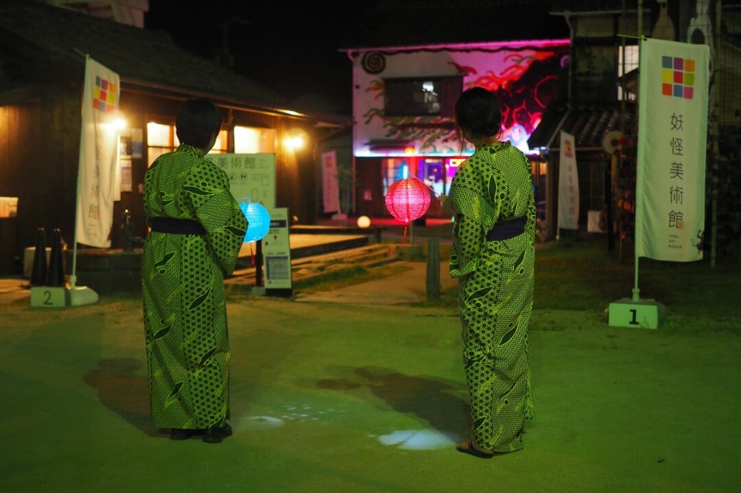 小豆島土庄町の迷路のまちで夜の提灯さんぽ