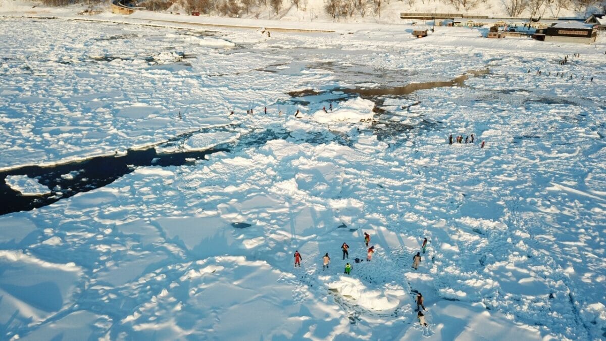 斜里町が流氷観光のプレミアムクーポン発行