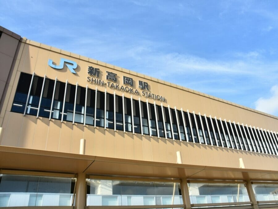 新高岡駅