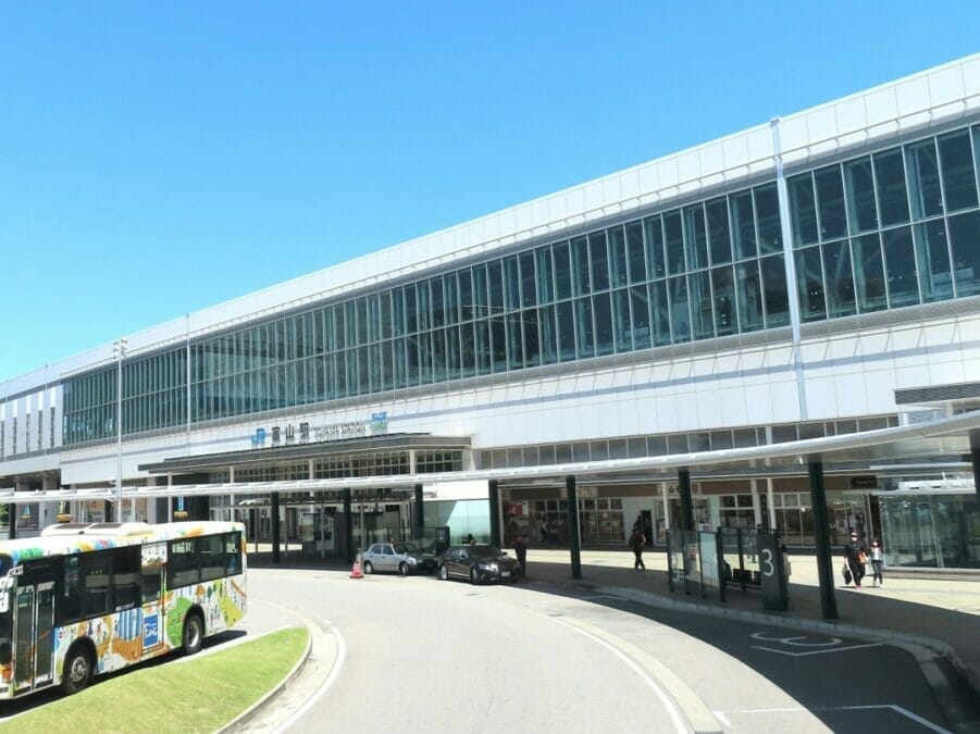 富山駅