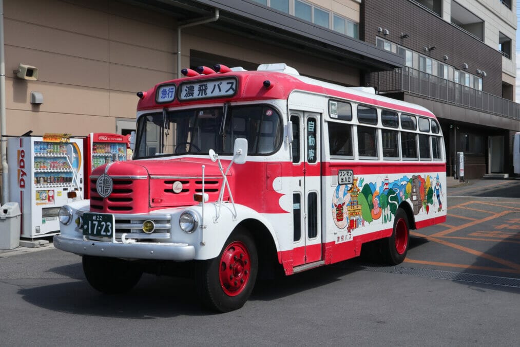 ボンネットバスで飛騨高山里山めぐり