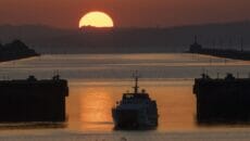 大牟田市に世界遺産「三池港」の光の航路