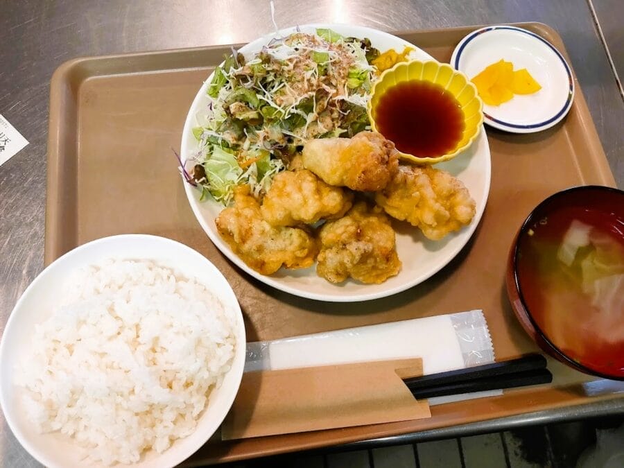 府内レストランのとり天定食