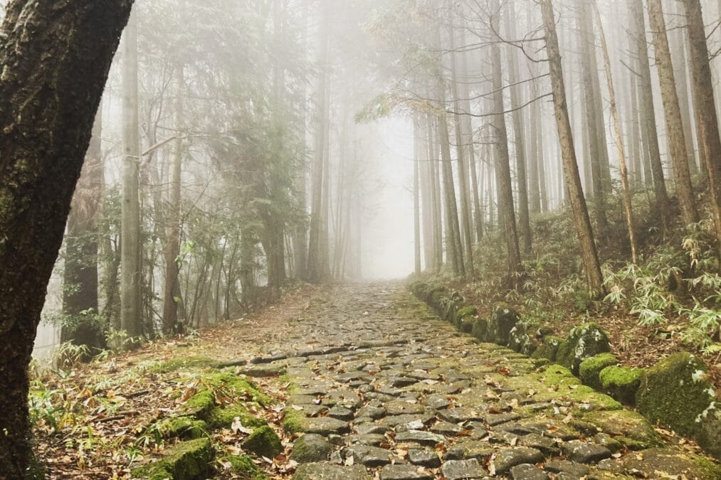 中山道、落合宿「落合の石畳」