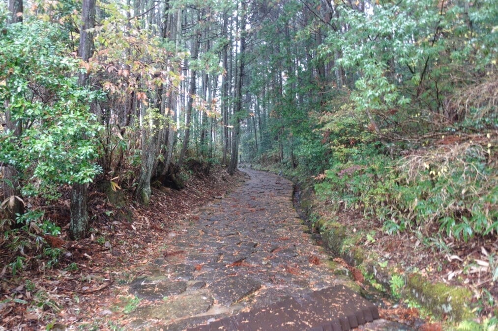 中山道の落合宿「落合の石畳」