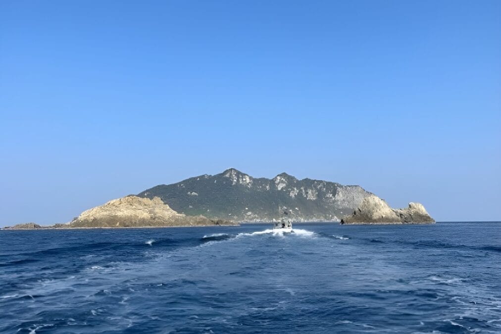世界遺産「沖ノ島」洋上参拝(イメージ)