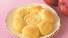 ローソンで販売される7限目のフルールのりんごパン（160円）