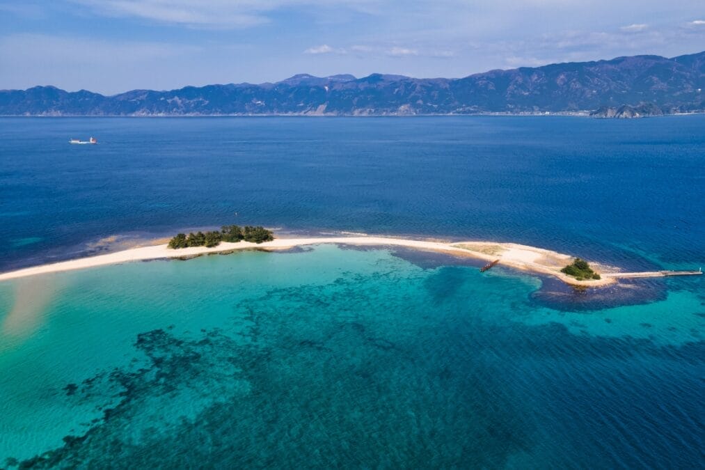 上空から見る福井県のハワイ水島