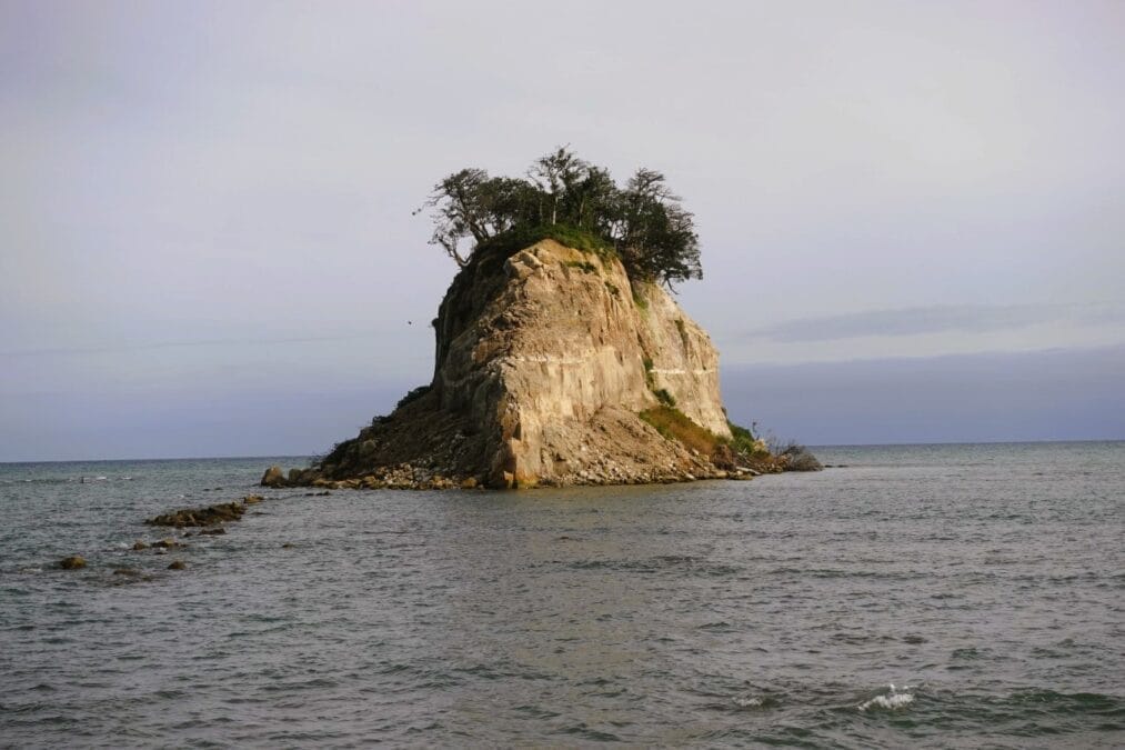 見附島