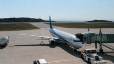 能登空港のANA機