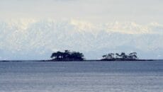 虹ガ島と立山連峰