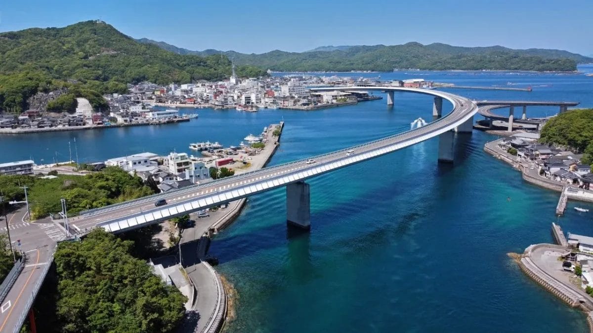 海の上の橋(牛深ハイヤ大橋)