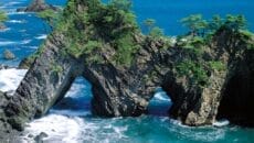 岩手県大船渡市の穴通磯。